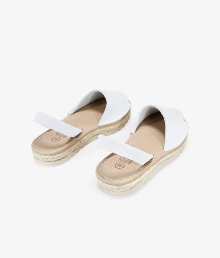 Clearance Bosanova Abarcas planas blancas en piel con esparto