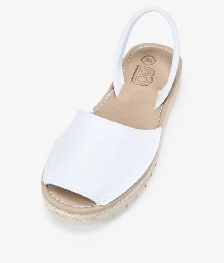 Clearance Bosanova Abarcas planas blancas en piel con esparto