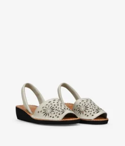 Outlet Bosanova Alpargatas de piel beige con cuña
