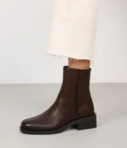 Discount Bosanova Botas planas marrones con cremallera