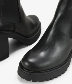 New Bosanova Botines chelsea negros en piel con tacón