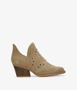 Outlet Bosanova Botines cowboy en piel con tachuelas