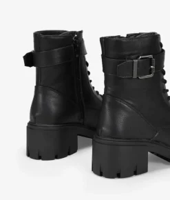 Discount Bosanova Botines militares negros con hebill y suela track
