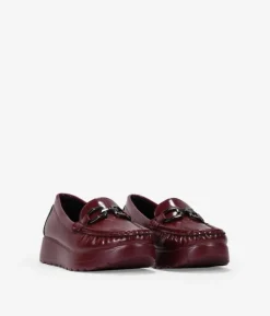 Fashion Bosanova Mocasines de cuña burdeos con detalle metálico