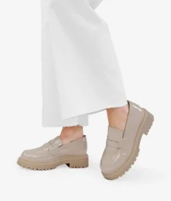 Fashion Bosanova Mocasines taupe en charol con plataforma