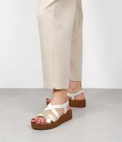 Discount Bosanova Sandalias de cuña beige con elástico