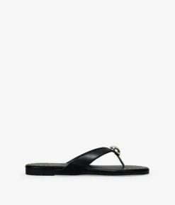 Clearance Bosanova Sandalias de dedo negras planas con metal y tachuelas