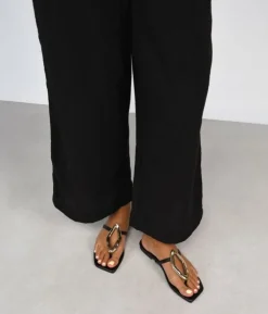 Clearance Bosanova Sandalias de dedo negras con pieza metálica