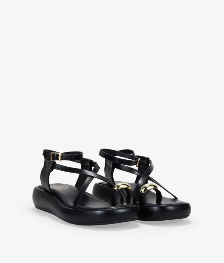 New Bosanova Sandalias de dedo negras con anillo metálico y plataforma