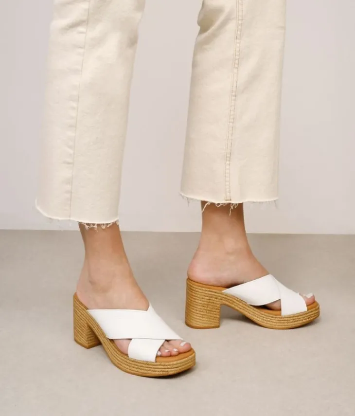 Clearance Bosanova Sandalias de piel blancas con tacón efecto rafia