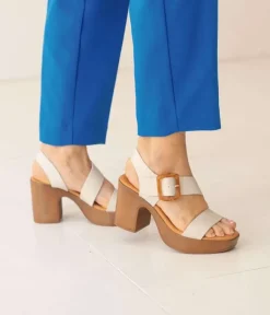 Sale Bosanova Sandalias de piel blancas con tacón efecto madera y hebilla