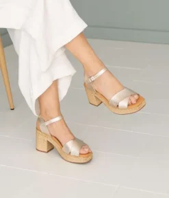 Sale Bosanova Sandalias de piel doradas con tacón efecto esparto