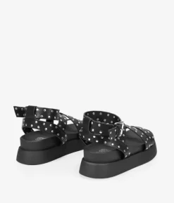Outlet Bosanova Sandalias de plataforma negras con tachas metálicas