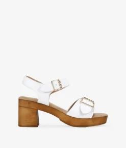 Outlet Bosanova Sandalias de tacón blancas con hebilla metálica