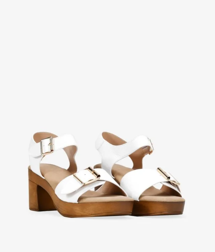 Outlet Bosanova Sandalias de tacón blancas con hebilla metálica