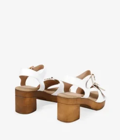 Outlet Bosanova Sandalias de tacón blancas con hebilla metálica