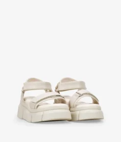 Discount Bosanova Sandalias deportivas beige con velcros y plataforma