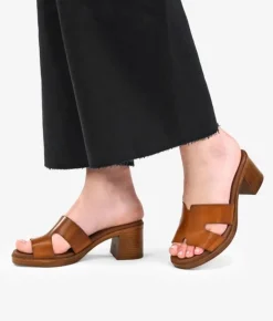 Sale Bosanova Sandalias mule marrones en piel con tacón