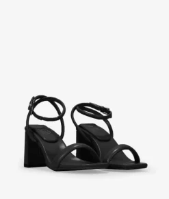 Sale Bosanova Sandalias negras con tacón