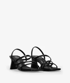 Outlet Bosanova Sandalias negras con tacón