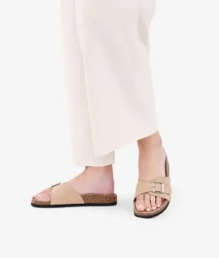 Hot Bosanova Sandalias planas beige con hebilla