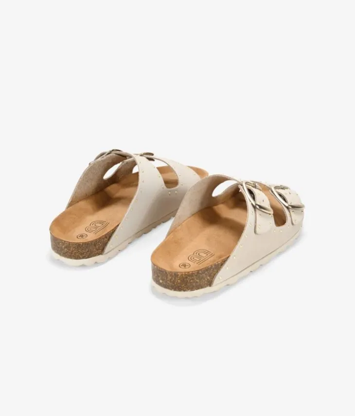 New Bosanova Sandalias planas beige en piel con tachuelas