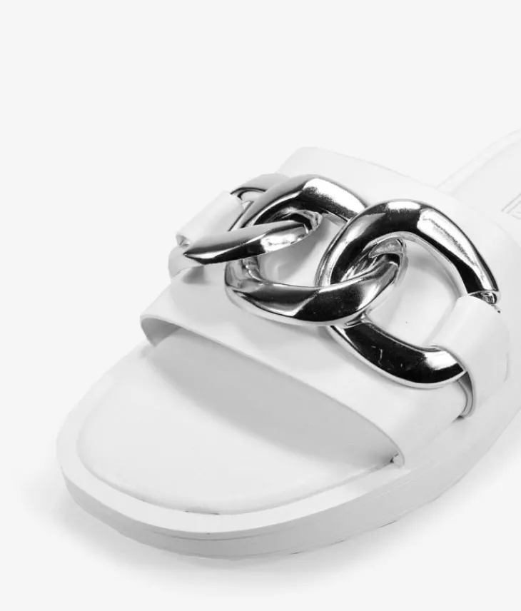 New Bosanova Sandalias planas blancas con cadena de eslabones