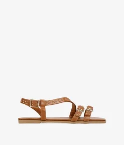 New Bosanova Sandalias planas marrones con tachas y hebilla