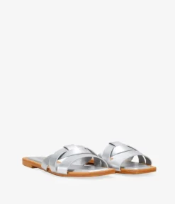 New Bosanova Sandalias planas plateadas con puntera cuadrada