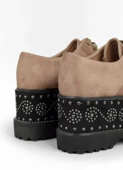 Discount Bosanova Zapatos plataforma taupe con tachas