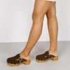 Best Bosanova Zuecos marrones en piel con tachuelas